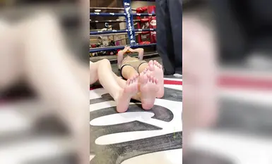 足模攝影福利【青檸映畫 】鄰家清純少女【阿慌】阿慌&小小 （純裸足）泰拳 (2)