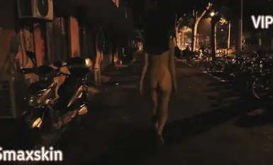 推特户外露出女神【Smaxskin】户外公共场所露出清纯靓丽的外表下有一颗淫荡的心美乳丰臀极品反差(5)