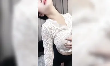 最新の快手リーク！性的解放アイテム、巨乳と巨尻の熟女【夢夢眠い】顔穴セックス×揺れる胸トップC字裸、超おすすめ（1）