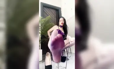 Pinakabagong paglabas ng Kuaishou! Isang napakaganda at eleganteng babaeng may sapat na gulang [Wow, Auntie] ang naglantad ng kanyang mga utong, nagsasalsal, inalog ang kanyang mga suso at puwitan, umihi, parang reyna at malaswang balangkas (2)