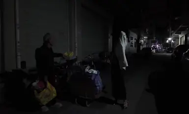 網紅人氣露出女神【cikaimoon】城市街頭露出 從白天到黑夜，大叔們看得流口水 (1)