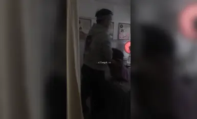 天花板露出狂人【cikaimoon】12月新作，全裸溫泉，按摩，洗頭被揩油摸奶 (2)