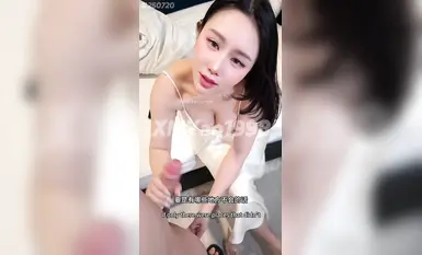 Twitter sex guru, 95-taong-gulang na magkasintahang kinakasama, at reyna ng mabalahibong binti na si "Tide Mengyao" sa "My Secret with My Aunt"