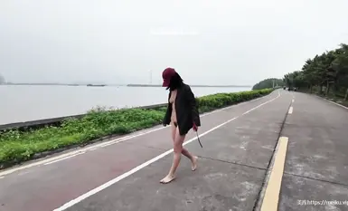 อินฟลูเอนเซอร์ชื่อดังในโลกออนไลน์ [cikaimoon] ออกไปเดินเล่นกลางแจ้ง โดยมุ่งหน้าไปยังสถานที่ที่มีผู้คนพลุกพล่าน! 2