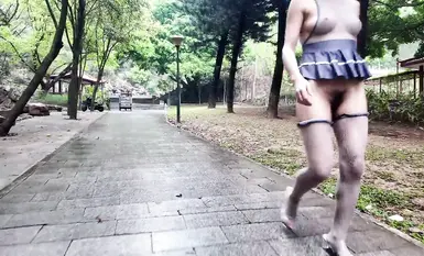 網紅人氣露出女神【cikaimoon】戶外露出無視路人故意露出勾引 (2)