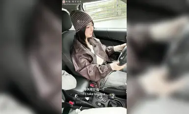 推特极品阿黑颜反差骚母狗「Pupu噗噗」一个平常的一天，噗噗被抱起来操了，口爆吸精