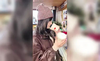 推特极品阿黑颜反差骚母狗「Pupu噗噗」一个平常的一天，噗噗被抱起来操了，口爆吸精