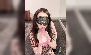 Kini menetap di Vancouver, karya terbaru wanita sundal pro-kulit hitam dan pro-Barat BBC yang sangat kuat [michellewiwi] menampilkan seorang lelaki kulit hitam 3P memakan air mani dan melancap dengan kemaluannya ditekan ke kamera (3).