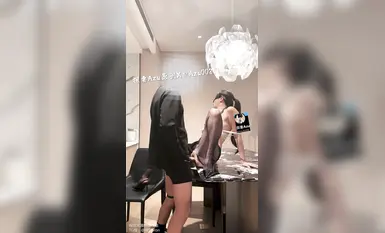 推特極品肥臀炮架「肉臀果兒」「探妻Azu」VS長屌肌肉猛男打樁機，OL黑絲裙廚娘勾引老闆黑絲撕破開檔屁股揪著奶頭後入