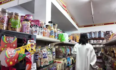 คนดังทางอินเทอร์เน็ตยอดนิยม [cikaimoon] ถูกคนเดินผ่านไปมาถ่ายรูปด้วยโทรศัพท์ขณะที่เธอเปลือยกายในเมือง (2)