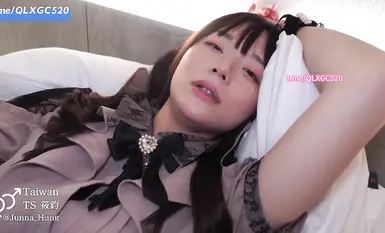 #洪筱钧#伪娘筱钧【伪娘成人片TWFB-890】当傲娇地雷系男娘，遇上大鸡巴干爹，被X到忍不住放声浪叫!百干善维鲜03