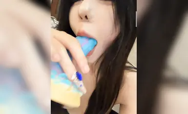 Satu swafoto klasik dan menawan.