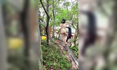 Selebriti internet popular dan dewi mendedahkan dirinya [cikaimoon] berkeliaran bogel di luar dan mengambil gambar dengan orang yang lalu-lalang (4)