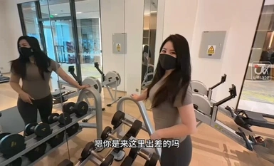 [풍만한 가슴의 유혹] 보니 - 헬스장에서 우연히 만난 가슴 큰 주부와의 짜릿하고 에로틱한 피트니스 만남, 열정적인 만남, 격렬한 관계, 탐스러운 엉덩이, 빨고 주무르는 행위, 축축한 백호랑이 같은 체위, 후위, 밀려오는 파도 같은 오르가즘.