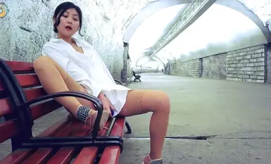 P站紅人宜家女主『Fullfive』戶外露出路邊台階自慰被路人看到香艷無比 強烈快感身軀不斷顫抖 (2)