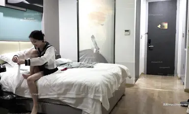 推特網紅約炮大神【胖爺的奇妙之旅】千元SVIP 長得跟野豬也能操到這么多小嫩逼 偷拍00後的JK絲襪極品清純妹妹 (3)