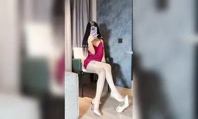 91頂流博主極品長腿微S傾向性感美御姐「雅小姐」極品絲襪美嬌娘！紅色戰袍，油絲高跟，足交，口交，內射，自慰，高跟鞋射精