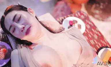 Kailangan ni AVJiali Sleeping Beauty ang espesyal na init mula sa loob palabas ng kanyang ari.