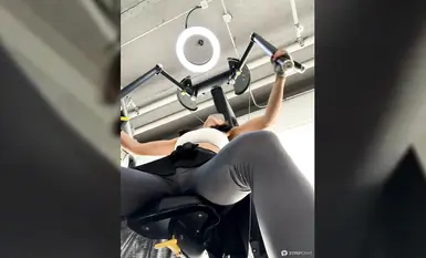 stripchat [Ayla-Fit] 健身蕩婦在健身房穿緊身開襠褲塞跳蛋健身(健身騷女01)