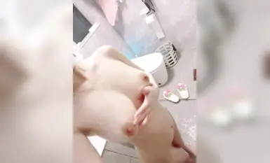 Nag-aalok ang nangungunang babaeng anchor ng Summer na si [Dong Yi Ying Er] ng mga bagong benepisyo at one-on-one na serbisyo sa loob ng 25 taon! Mahusay na pigura at mahahabang binti, malawakang pagbaluktot ng kamay, na nagbibigay sa kuya ng sulit na ero