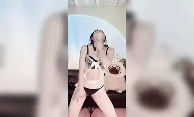 快手のトップクオリティ美女[小春雅]が顔と乳首を見せ、膣に挿入し、伸縮性のある挿入を受け、絶頂に達し、潮吹きし、裸のダンスを披露します(10)。