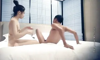 풋풋하고 순수하며 청순한 외모의 소녀와 당신의 매력에 푹 빠지는 사랑스럽고 귀여운 요정—엄청난 인기를 불러일으킨 시각적 향연.