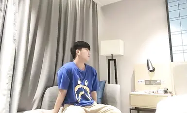 約了個極品性感美女啪啪，很漂亮，舌吻坐在身上摸屁股口交上位騎乘猛操