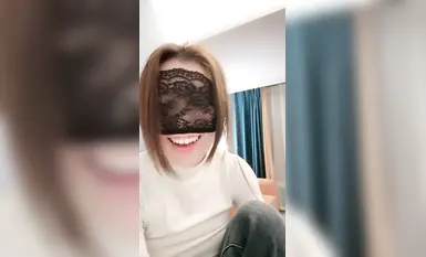 啪啪女王3P【妖精吃不飽】雙吃猛男兩大屌 舔逼摳逼 被兩猛男上下無套雙插 最具觀賞性的無套3P大戰 (2)