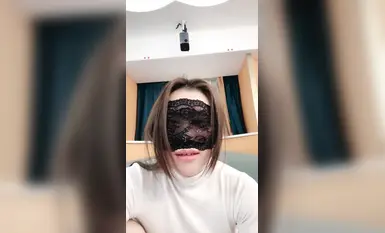 啪啪女王3P【妖精吃不飽】雙吃猛男兩大屌 舔逼摳逼 被兩猛男上下無套雙插 最具觀賞性的無套3P大戰 (2)