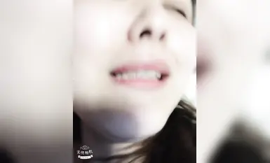 美人であればあるほど、プライベートでは奔放な性生活を送っている。究極の対比：女性と元カレの実際のセックス写真がネット上に流出。