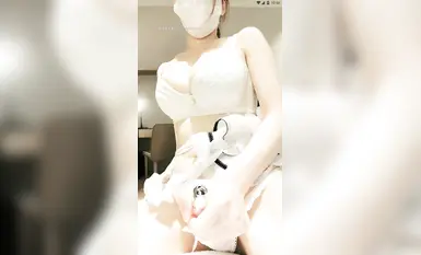 Melancap lembut dan tidak berdaya (4)