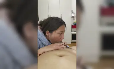 Foto-foto wajahnya yang berkualiti tinggi bocor di storan awan! Dia berpakaian seperti wanita dalam pakaian harian, tetapi bertukar menjadi perempuan jalang sebaik sahaja dia menanggalkan pakaiannya. Dia melancap, makan ayam, dan mendapat "air suci&q