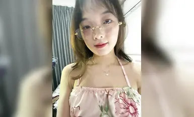 極品反差【meimei_x】眼鏡反差勾引的神_極品眼鏡學生妹情趣套裝清純面容淫盪反差 (4)