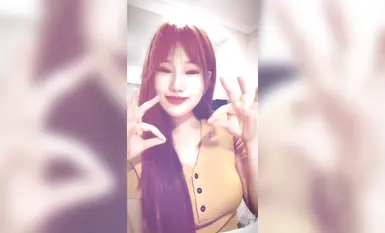 Phúc lợi TikTok: Cô gái trẻ ngực to, mông to [Youyou] Lông mu rậm rạp, không mặc quần tất, mông tròn đang thủ dâm (6)