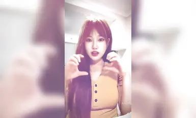 Phúc lợi TikTok: Cô gái trẻ ngực to, mông to [Youyou] Lông mu rậm rạp, không mặc quần tất, mông tròn đang thủ dâm (6)