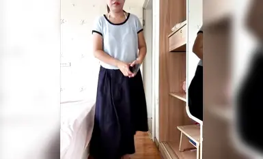 Stripchat [sushan_love] 有小孩的荡妇极度淫荡，在家自慰后喷射到野外，弄湿了她的摩托车座和整件裙子——绝版最后一部(荡妇退休篇)