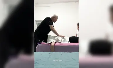 [Quyến rũ bảo vệ và ông già mát-xa] Hoàn thành nhiệm vụ của chủ nhân - Quyến rũ bảo vệ và ông già (1)