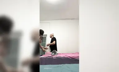 [Goda pengawal keselamatan dan tukang urut tua] Selesaikan tugas tuan: Goda pengawal keselamatan dan lelaki tua (3)