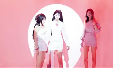 กลุ่มเกิร์ลกรุ๊ปชื่อดังในประเทศ [Luckygirl] นำเสนอสมาชิกหญิงทั้งหมดโดยแสดงการเต้นเปลือยที่มีความซับซ้อน มีพลัง และเร้าใจ (3)