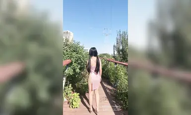 Karya agung terbaru junior cantik Ximeng Studio [Rui Rui], seorang pari-pari yang sangat tulen dan polos, mendedahkan dirinya di taman, mengeluarkan alat peraga untuk melancap, dan melakukan tarian gimnastik yang janggal (4)