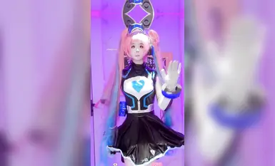 Top-quality young female dancer and AV actress [Bei Liluo]'s latest face reveal work, a dynamic nude dance in the style of a cosplayer on Douyin (2)