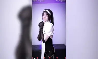 極品嫩妹舞啪福利姬【貝璃珞】最新露臉作品，COSER抖音風動感裸舞 (4)