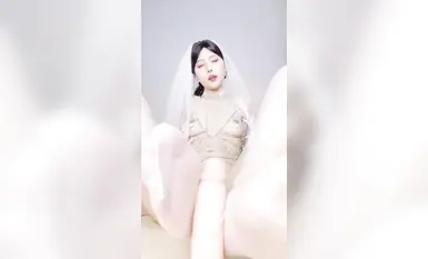 Penstrim selebriti internet berprofil tinggi [Dipped in Peach Sauce] menyediakan video bonus yang menampilkan alat mainan seks untuk melancap, bogel harian, dan paparan penuh sifat tunduk 2 (2)