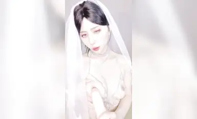 Penstrim selebriti internet berprofil tinggi [Dipped in Peach Sauce] menyediakan video bonus yang menampilkan alat mainan seks untuk melancap, bogel harian, dan paparan penuh sifat tunduk 2 (2)