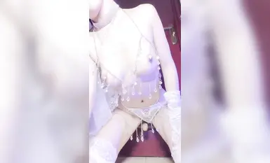 Penstrim langsung selebriti internet berprofil tinggi [Dipped in Peach Sauce] menyediakan video bonus yang menampilkan alat mainan seks untuk melancap, bogel harian, dan paparan penuh sifat tunduk 2 (3)