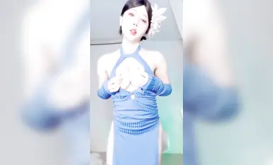 Ang kilalang internet celebrity live streamer na si [Dipped in Peach Sauce] ay nagbibigay ng mga bonus na video na nagtatampok ng mga sex toy para sa masturbesyon, pang-araw-araw na kahubaran, at isang buong pagpapakita ng kanyang mga mapagpakumbabang kat