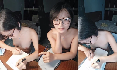 국내 인터넷 스타 뤄이커(Luo Yike) 여학생이 숙제를 하기 위해 옷을 벗고 집에 갔다. 그녀의 가슴은 크고 탄탄했다. 그녀는 공부나 춤에는 관심이 없었고 자위를 했다. 얼마나 아름다운 장면인가(6)