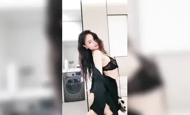 網紅裸舞御姐【吹小泡泡】極品一字馬長腿女神 激情裸舞 道具自慰彈力插 (5)