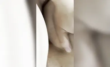 A man from Guangxi and his Vietnamese wife discovered he was filming and playfully slapped him. The woman was incredibly skilled at the cowgirl position, and her oral sex was also quite good; she provided excellent service.