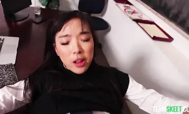 高顏值人氣韓國正妹「Elle_Lee」青春美眉深喉吃雞啪啪_被大洋吊一字馬無套操騷穴